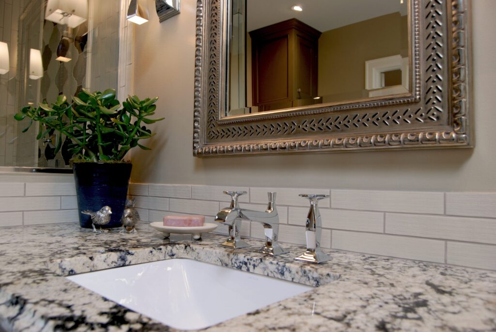 Bathroom: beard sink faucet mirror